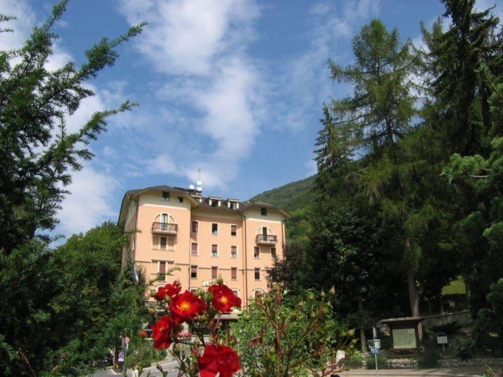 Limone Palace Aparthotel Limone Piemonte Eksteriør billede